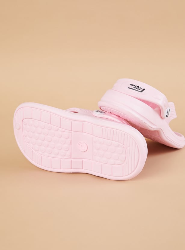 FAME FOREVER Girls Solid Flip Flops
