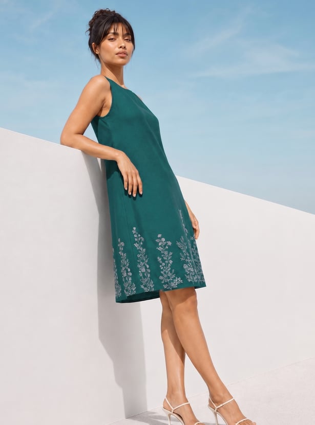 COLOUR ME BY MELANGE Embroidered Sleeveless Knee-Length Dress