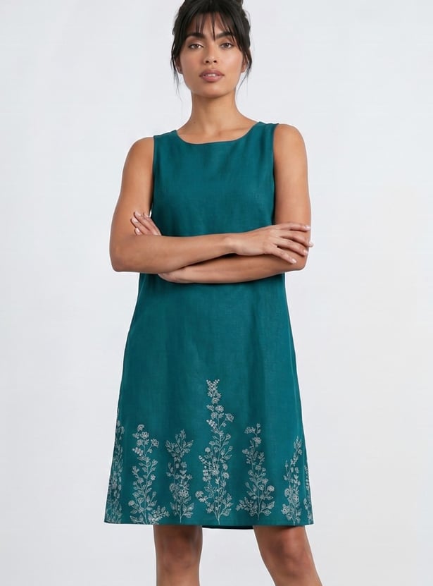 COLOUR ME BY MELANGE Embroidered Sleeveless Knee-Length Dress