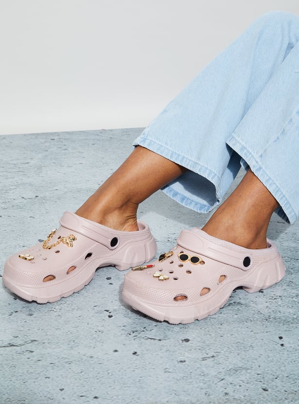 GINGER Metal-Accent Clogs