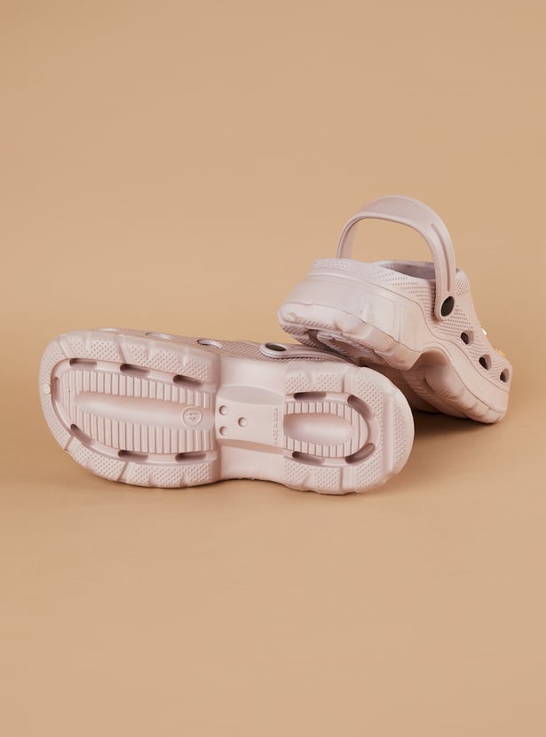 GINGER Metal-Accent Clogs