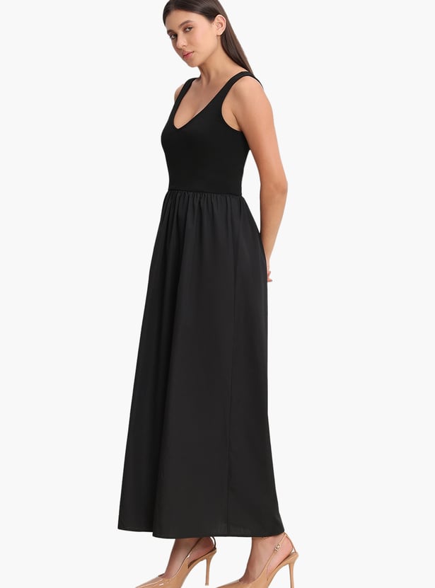 VERO MODA Solid V-Neck Maxi Dress