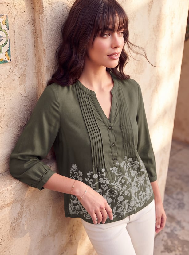 FAME FOREVER Embroidered Top