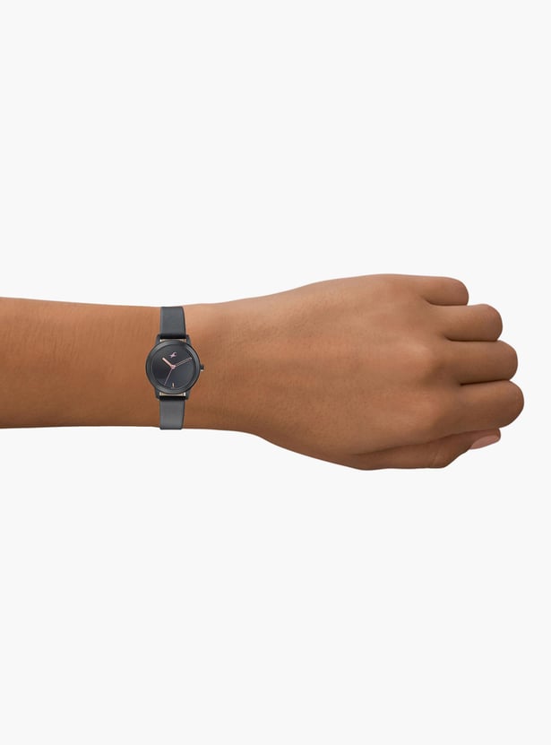 FASTRACK Leather Analog Watch-NU68008NL01