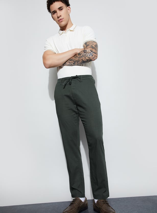 CODE UNWIND Solid Regular Fit Trousers