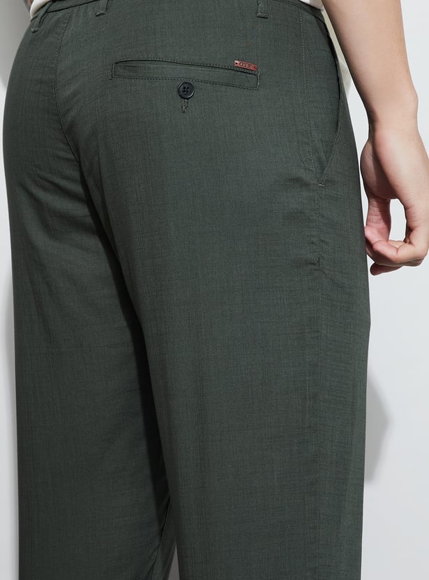 CODE UNWIND Solid Regular Fit Trousers
