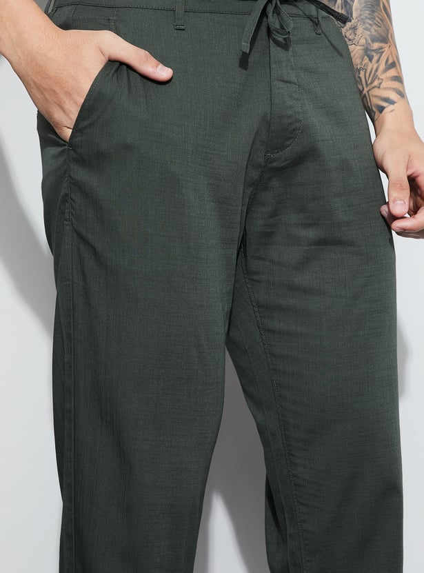 CODE UNWIND Solid Regular Fit Trousers