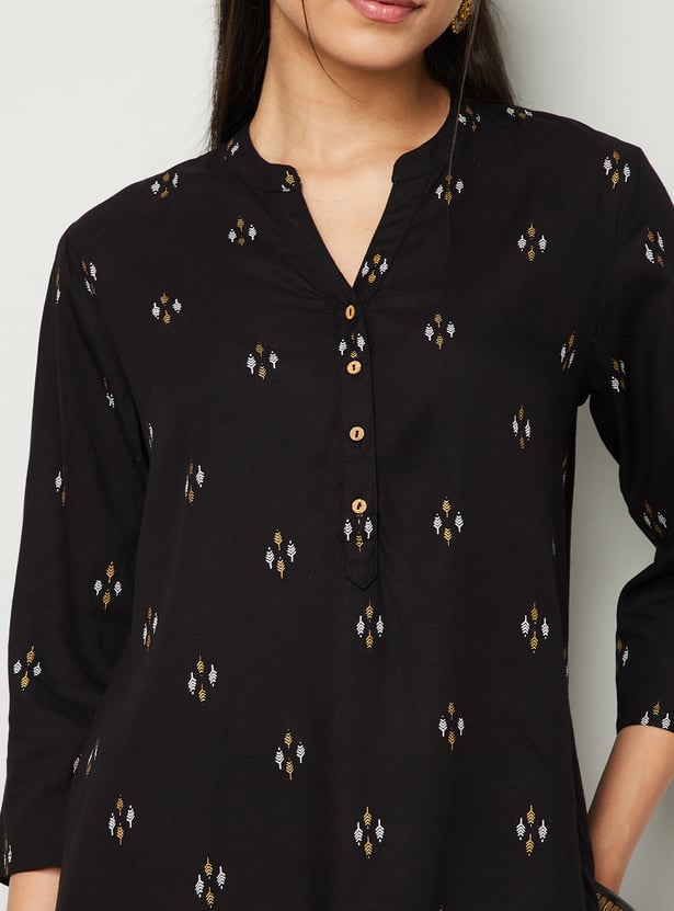 MELANGE Embroidered Straight Kurti