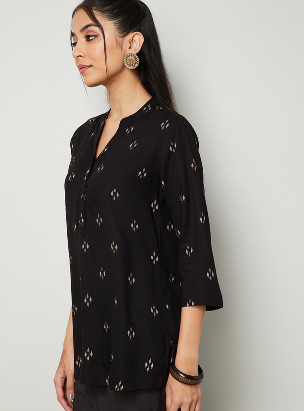 MELANGE Embroidered Straight Kurti