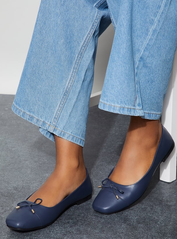 GINGER Solid Round Toe Ballerinas