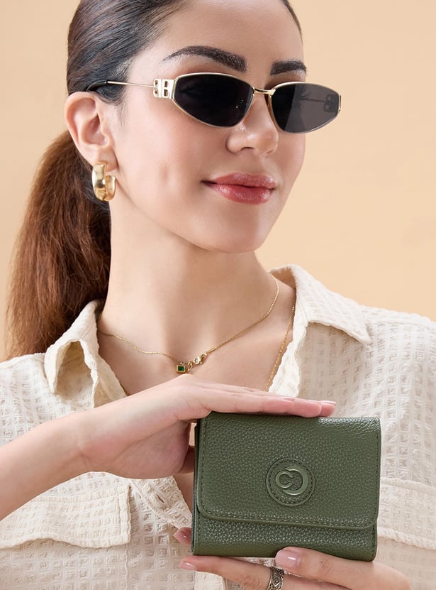 CAPRESE Suite Textured Envelope Wallet