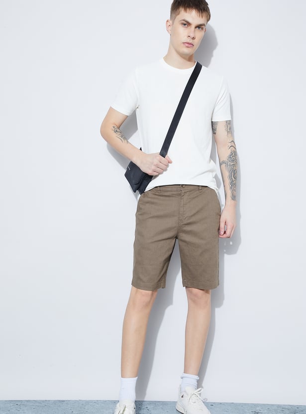 FAME FOREVER Solid Mid-Rise Knee-Length Shorts