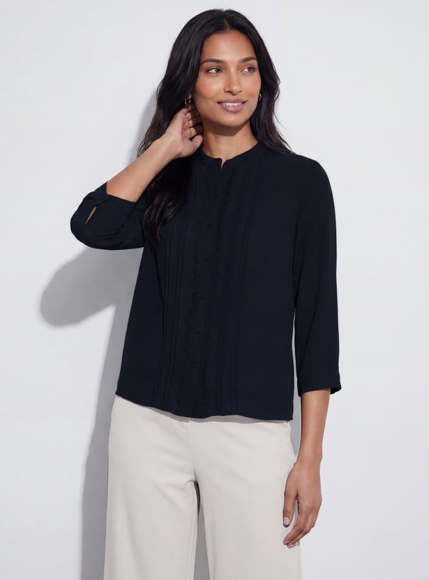 CODE CLASSIC Embroidered Button Top