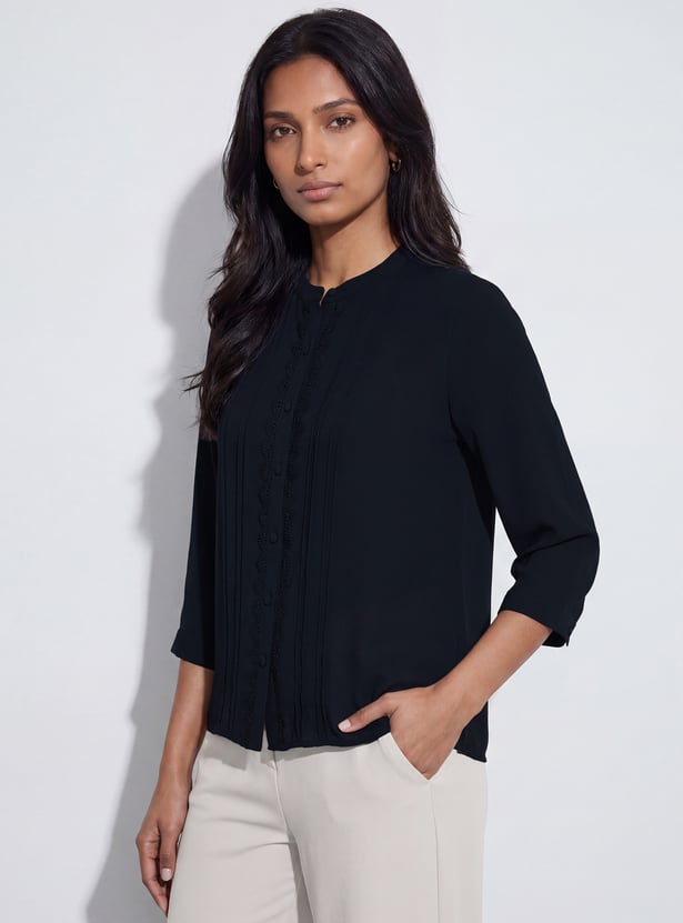 CODE CLASSIC Embroidered Button Top