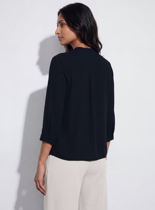 CODE CLASSIC Embroidered Button Top