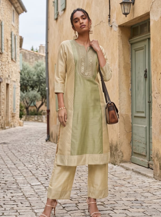 MELANGE Embroidered Straight Kurta