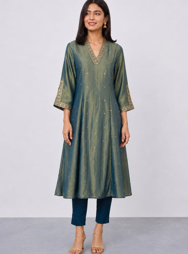 MELANGE Embroidered Anarkali Kurta