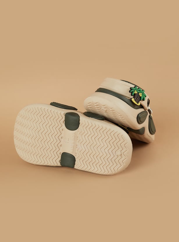 FAME FOREVER Boys Applique Slippers