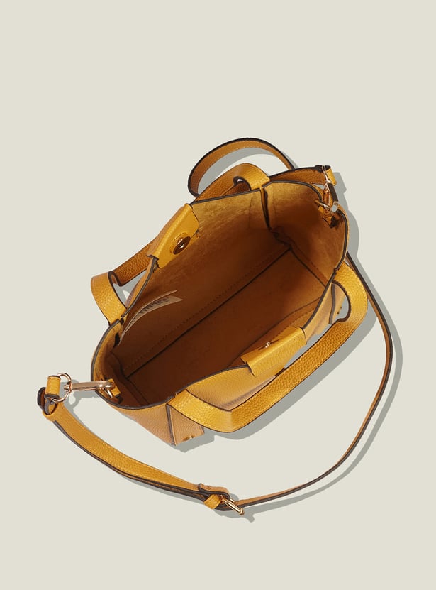 ACCESSORIZE LONDON Solid Handheld Bag