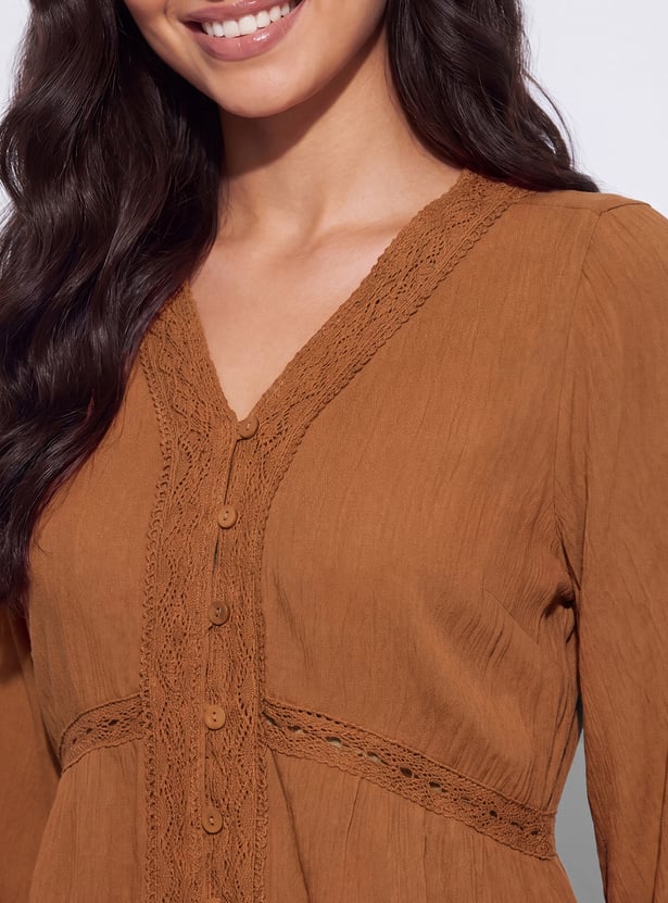 FAME FOREVER Solid V-Neck Button Top