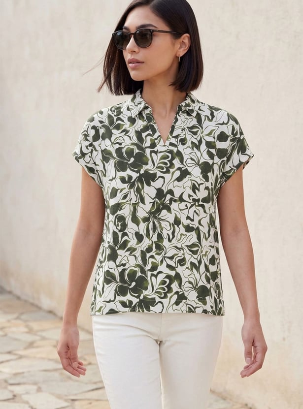 FAME FOREVER Printed Spread Collar Top