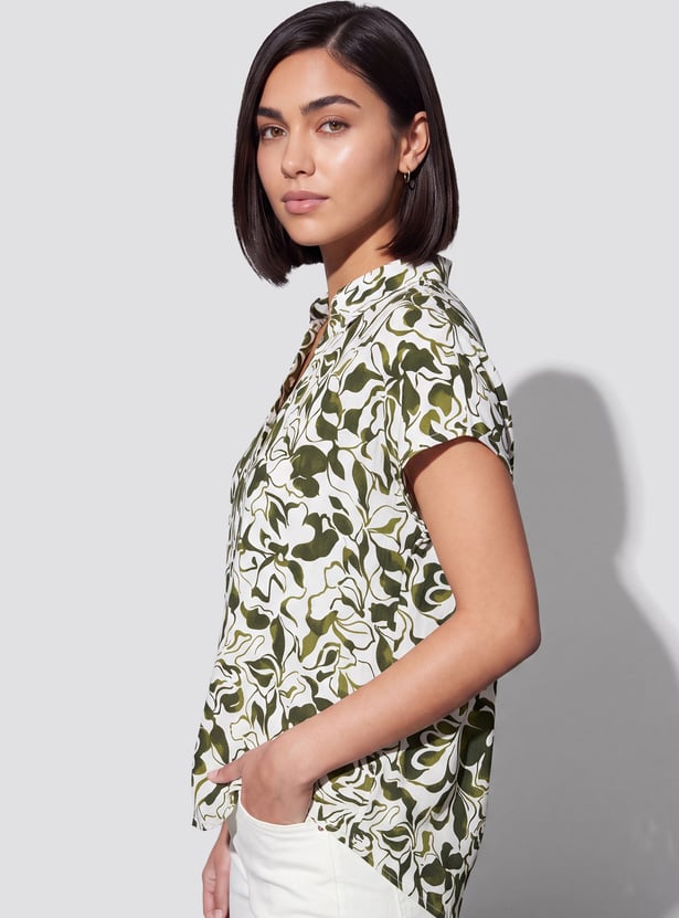 FAME FOREVER Printed Spread Collar Top