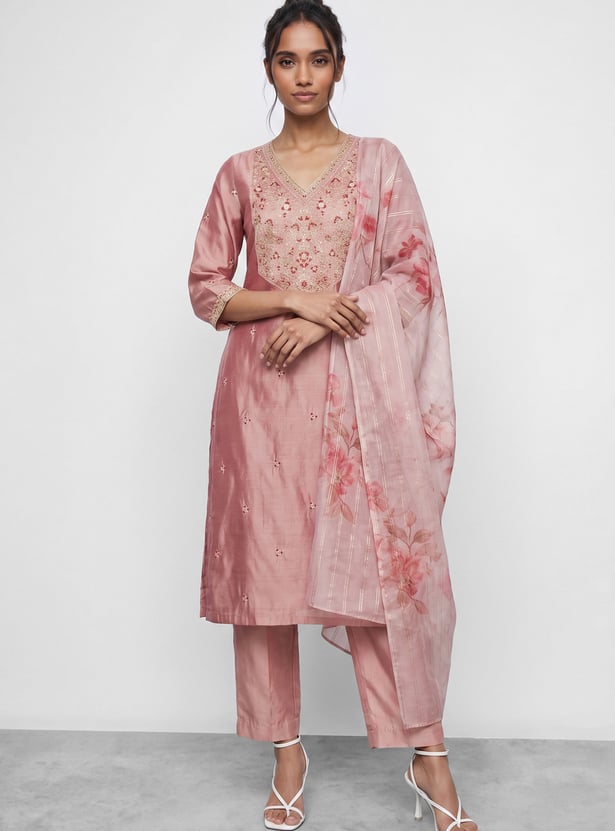 MELANGE Embroidered Straight Kurta Set