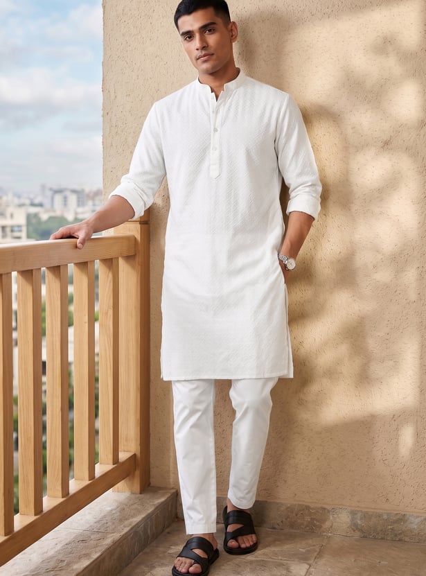 MELANGE Embroidered Straight Kurta