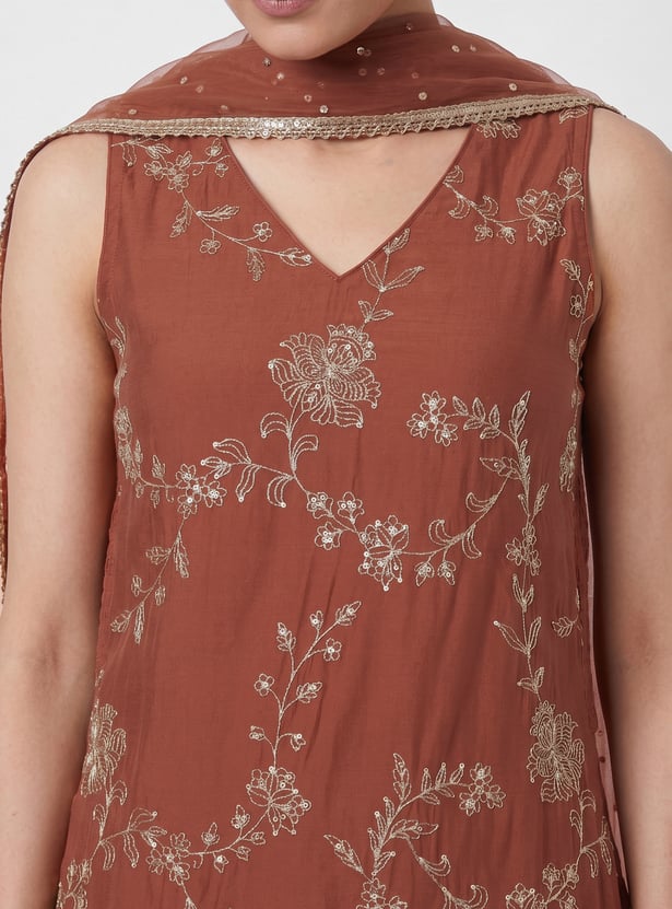 MELANGE Embroidered Kurta Set
