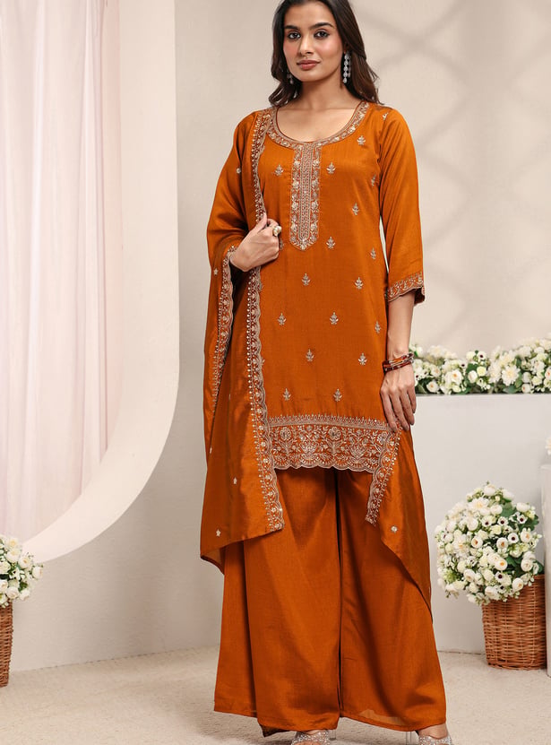 LIBAS Embroidered Kurta Set