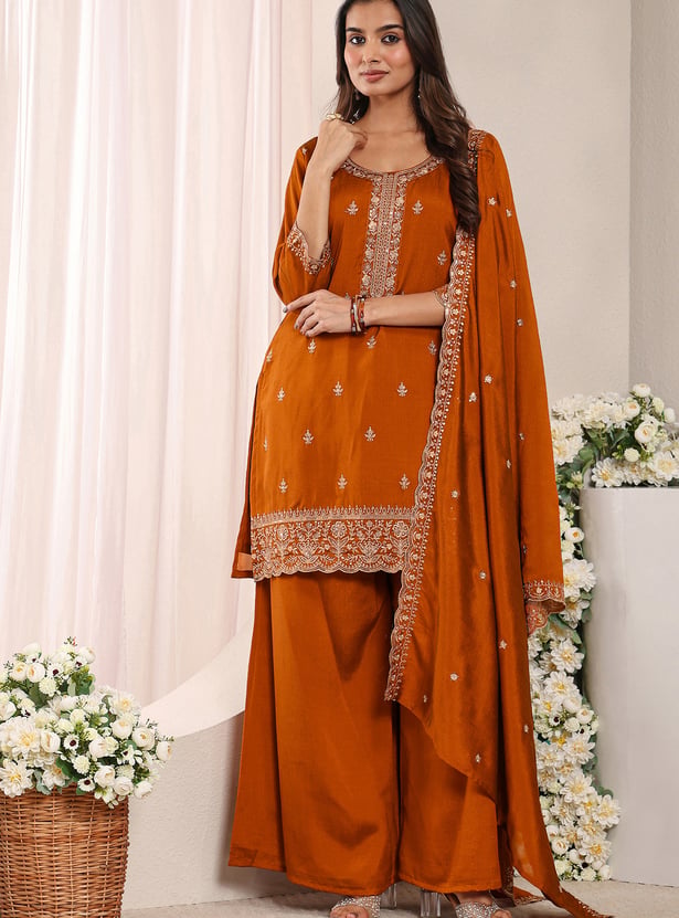 LIBAS Embroidered Kurta Set