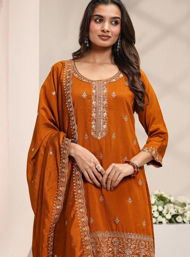 LIBAS Embroidered Kurta Set
