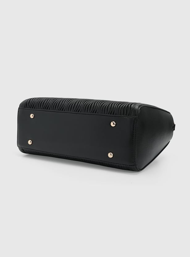 CAPRESE Textured Handheld Bag