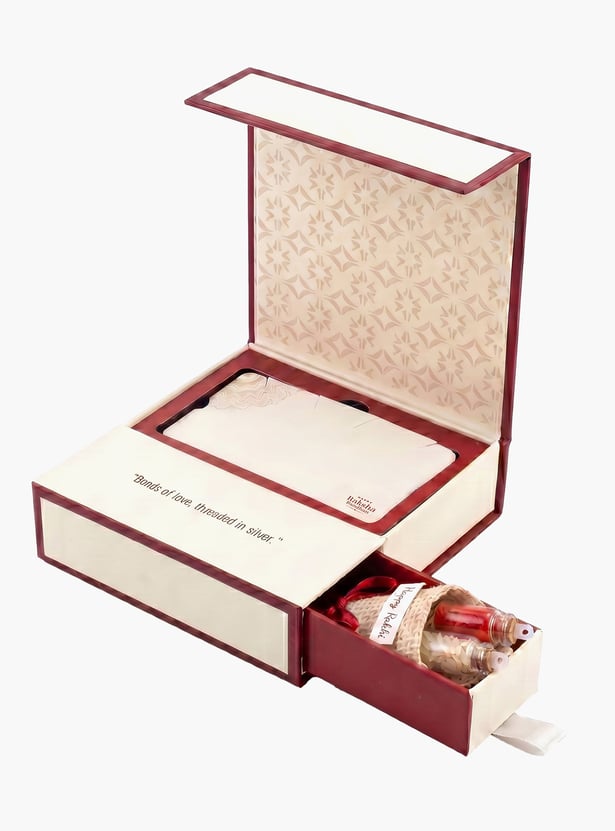GIVA Patterned Rakhi in 925 Sterling Silver