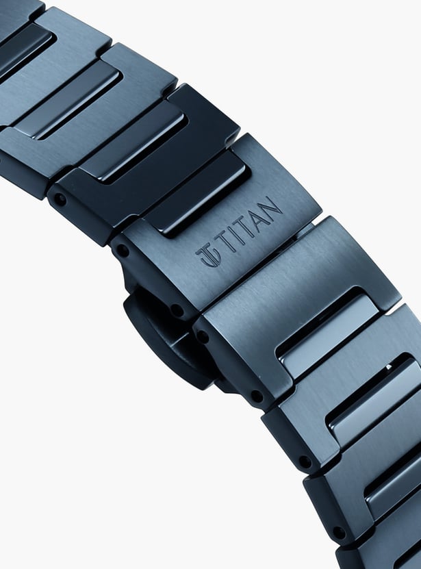 TITAN Edge Meister Analog Watch - 10065QM03