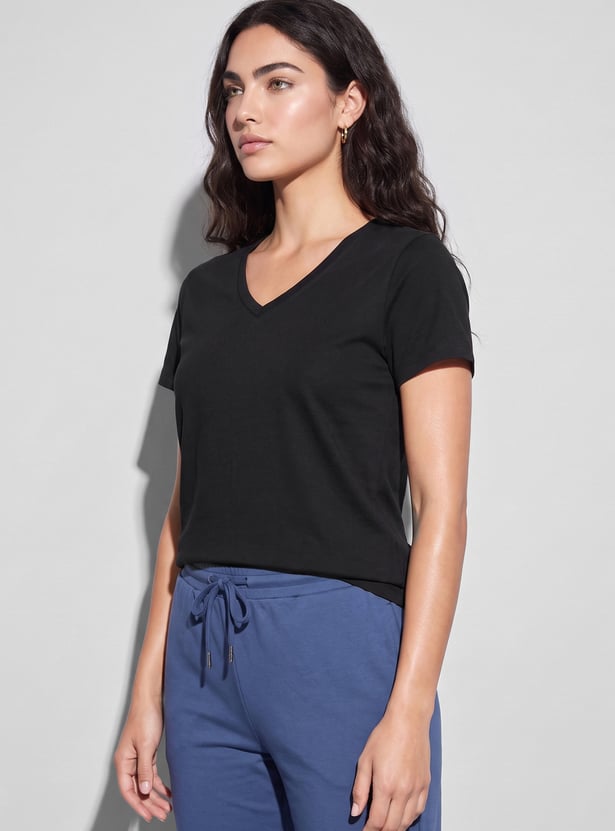 FAME FOREVER Solid V-Neck T-shirt
