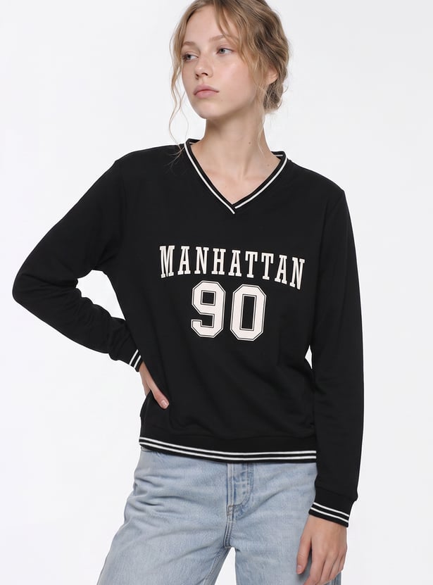 KRAUS Typography Print V-Neck Sweatshirt