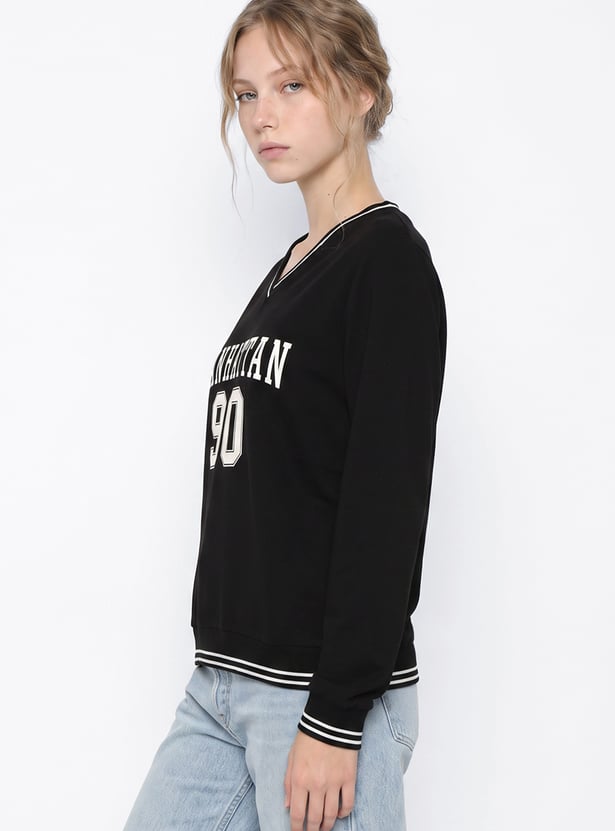 KRAUS Typography Print V-Neck Sweatshirt