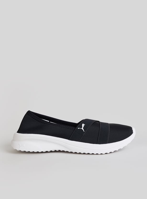 PUMA Adelina 2 Solid Walking Shoes