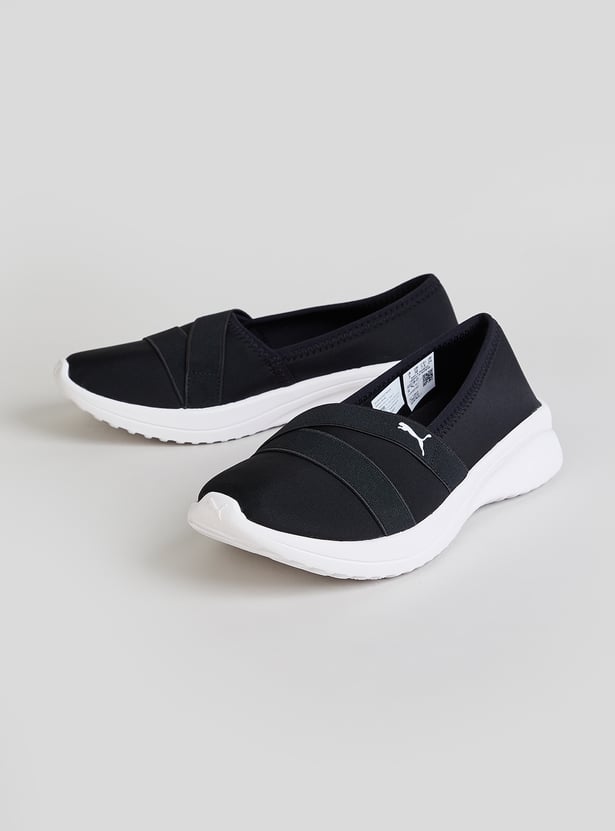 PUMA Adelina 2 Solid Walking Shoes