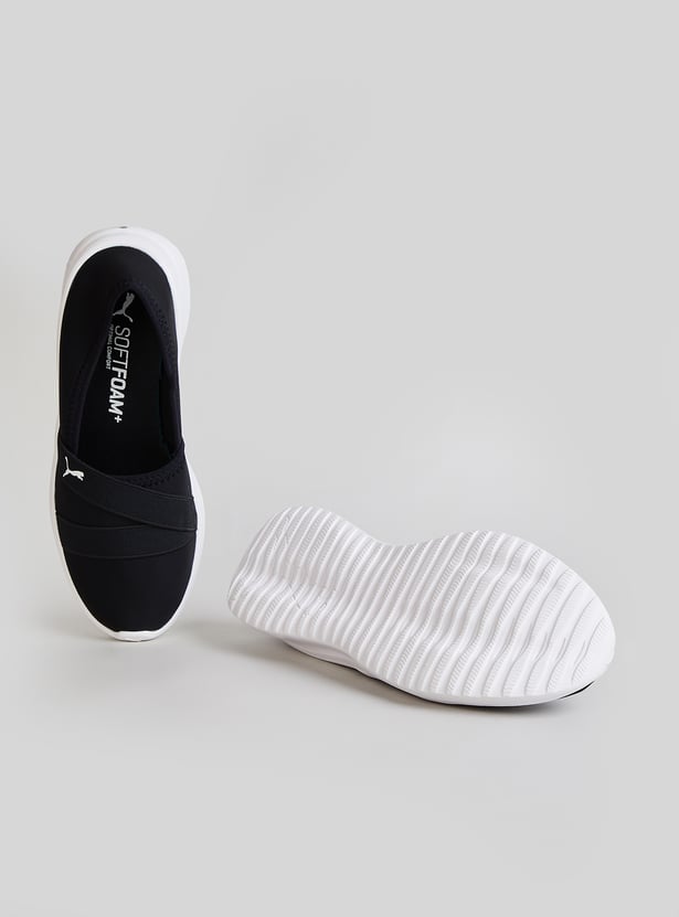 PUMA Adelina 2 Solid Walking Shoes