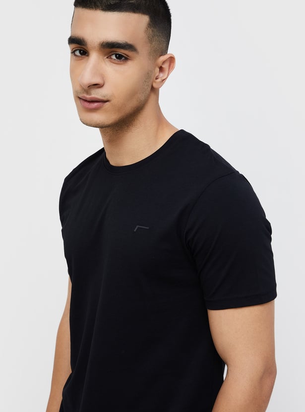 FAME FOREVER Solid Crew-Neck Regular Fit T-shirt