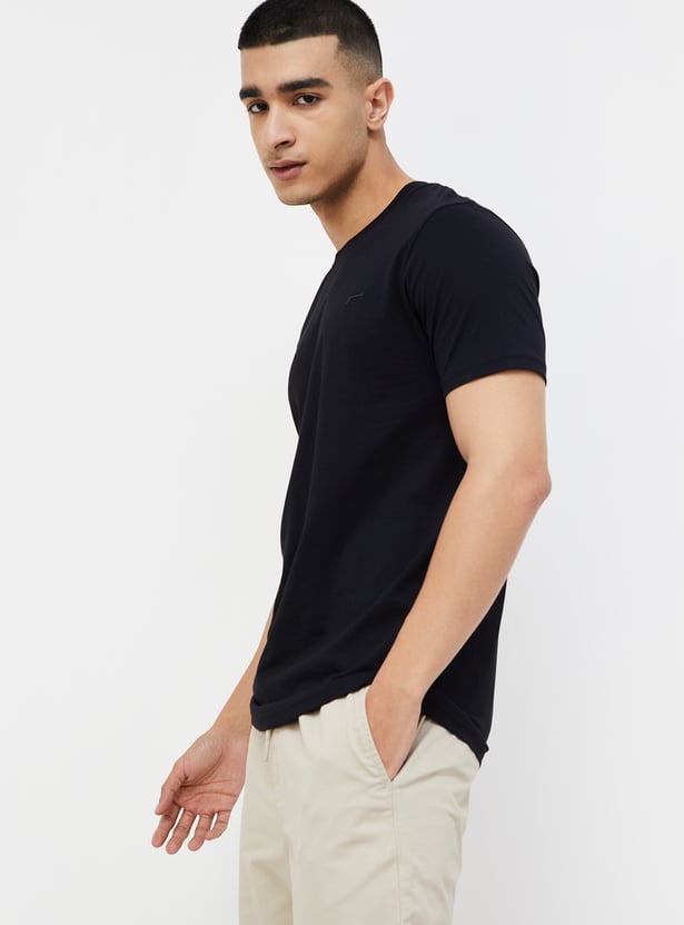 FAME FOREVER Solid Crew-Neck Regular Fit T-shirt