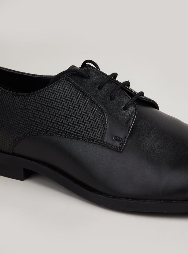 CODE Textured Lace-Up Shoes