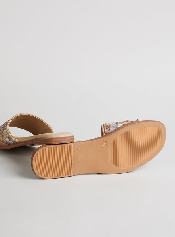 GINGER Embroidered Flats