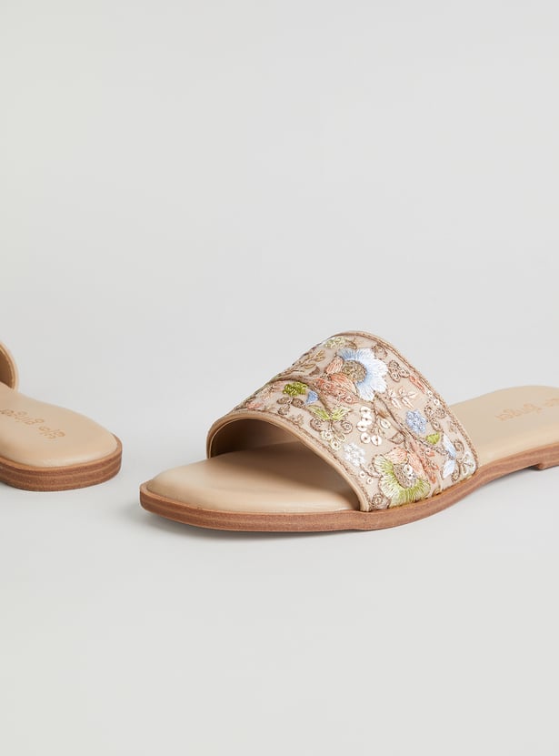 GINGER Embroidered Flats