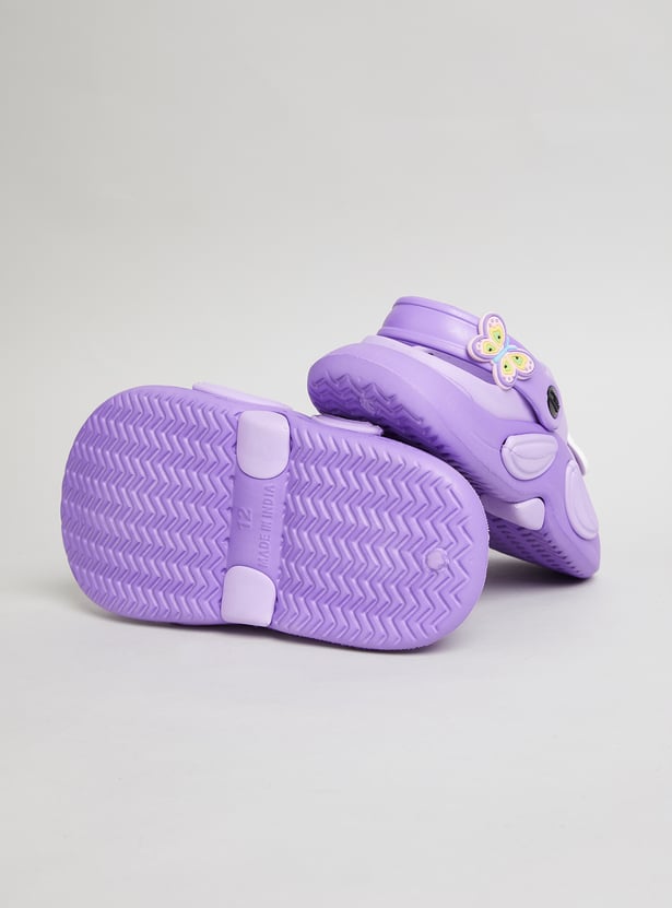 FAME FOREVER Girls Appliqued Sandals