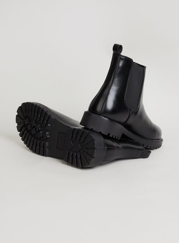 CODE Solid Chelsea Boots