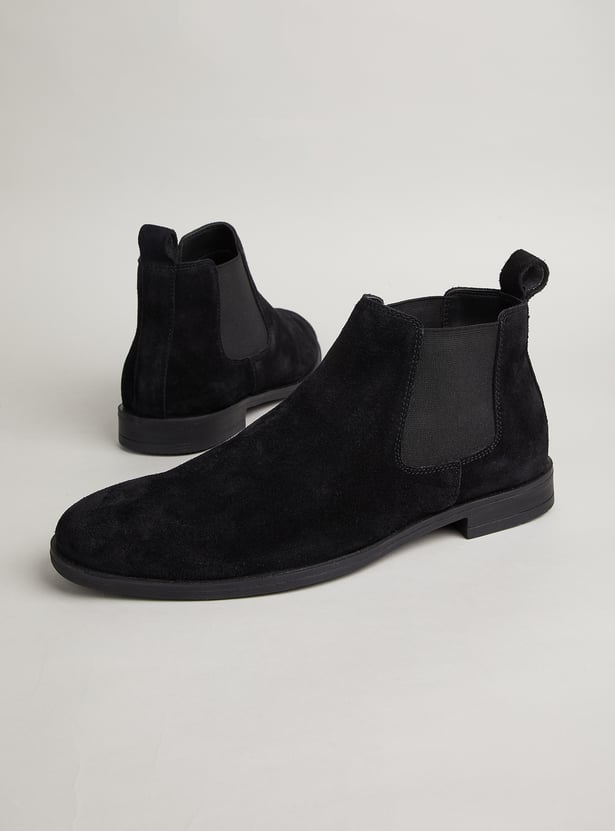 CODE Solid Chelsea Boots