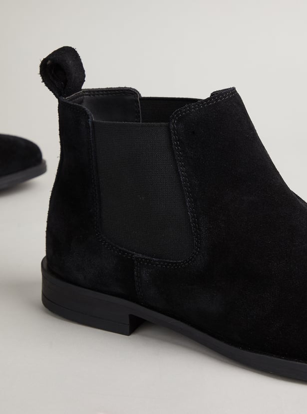 CODE Solid Chelsea Boots